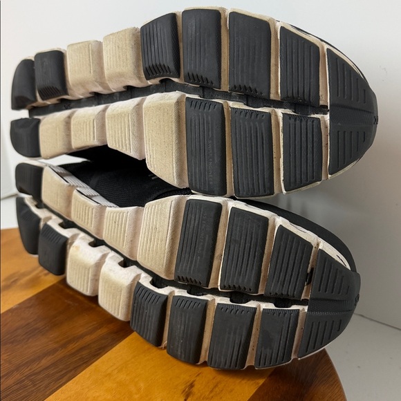 ON RUNNING Cloud 5 Black Men's Running Shoes, size 10.5 fair clean condition - Picture 10 of 14